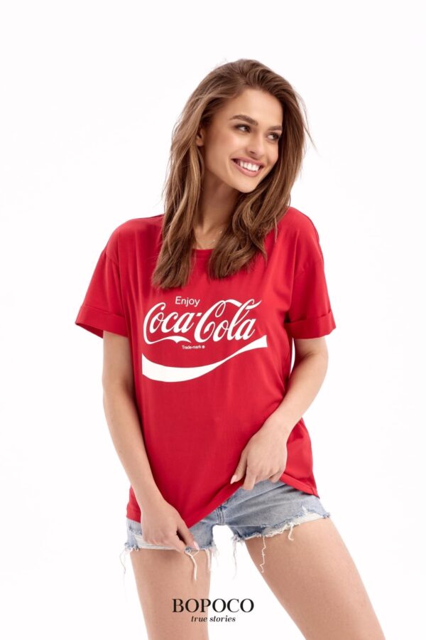 Raudona palaidinė Coca-Cola