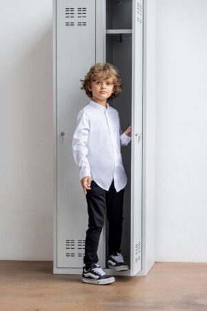 Balti marškinėliai ilgomis rankovėmis