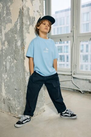 Žydra palaidinė su vilku